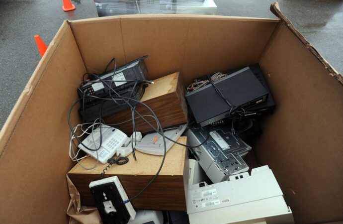 Electronic Waste Junk Removal-Dear Junk