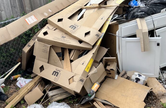 Yard Waste Junk Removal-Dear Junk